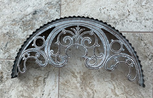 Pedimento arco porta parete